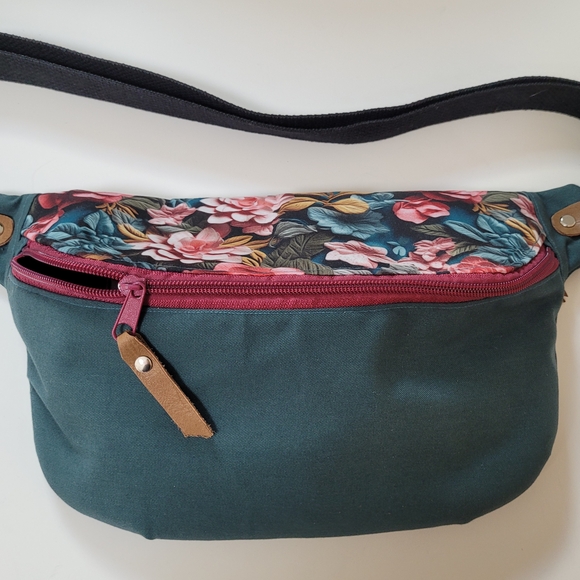 Floral Teal Crossbody Bag - Picture 7 of 9